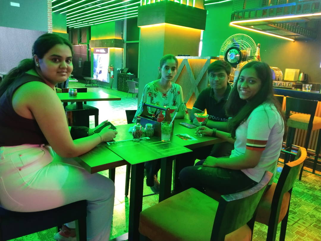 Strike the mid-week stress with ladies’ night at Smaaash