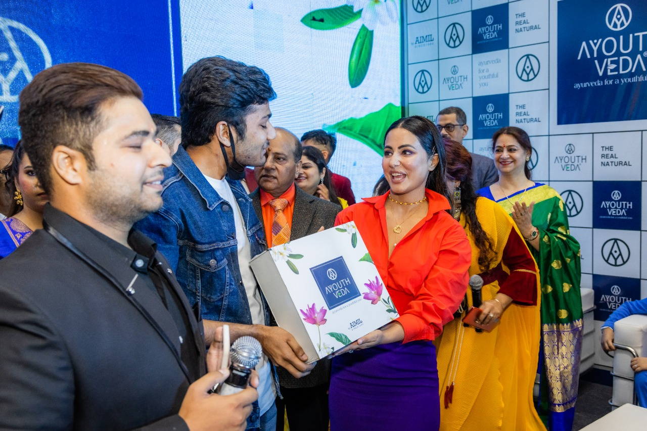 The Ayouthveda flagship store launch was inaugurated by the celebrity icon Hina Khan at Pacific Mall, NSP