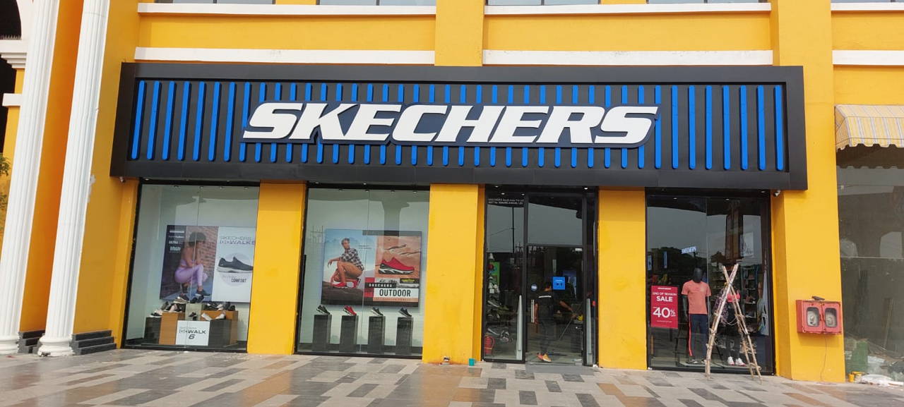 Metromall skechers online