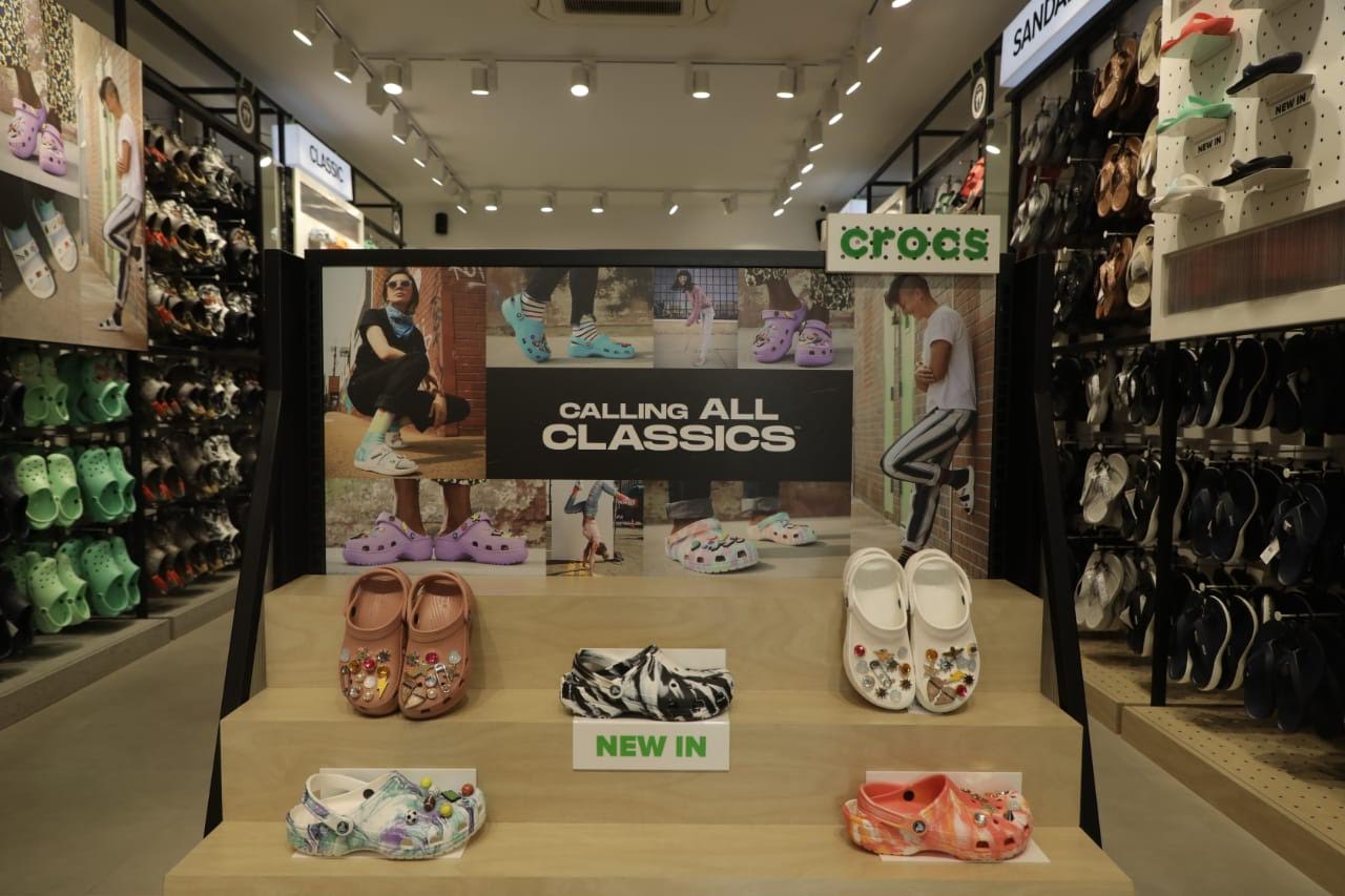 crocs showroom rohini