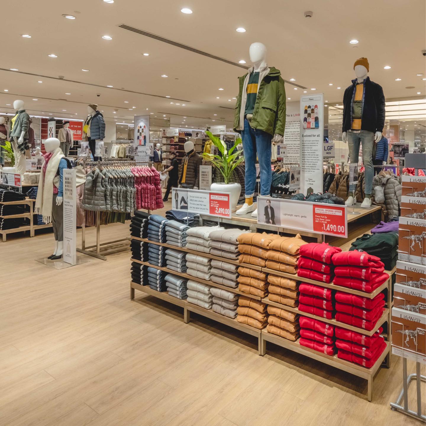 Gurgaons first UNIQLO store to open at DLF Cyber Hub We Are Gurgaon