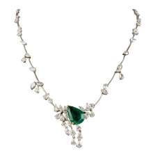 DIAMOND NECKLACE WITH EMERALD